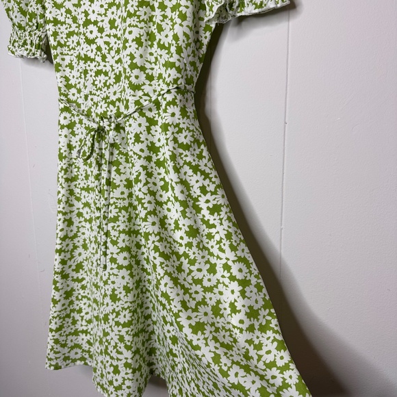 NWT Forever 21 Cute Summer dress, Size XS-S floral green - Picture 3 of 16
